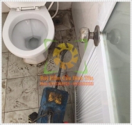 Cách xử lý bồn cầu bốc mùi hôi thối khi xả nước